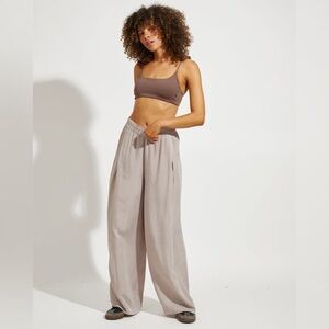 Left on Friday - day trip pants - taupe - S